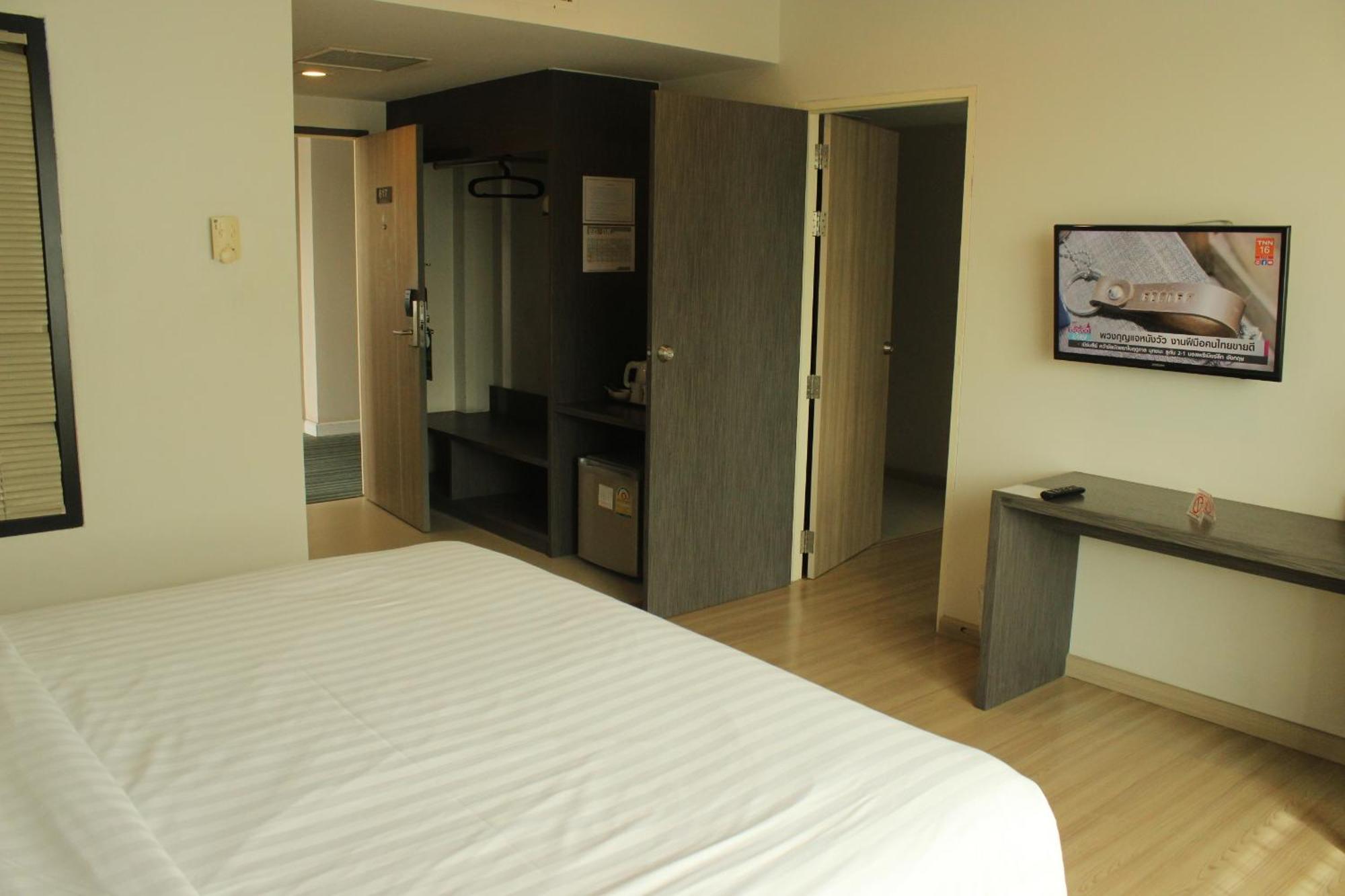 Leosor Hotel Nakhon Ratchasima Exterior photo