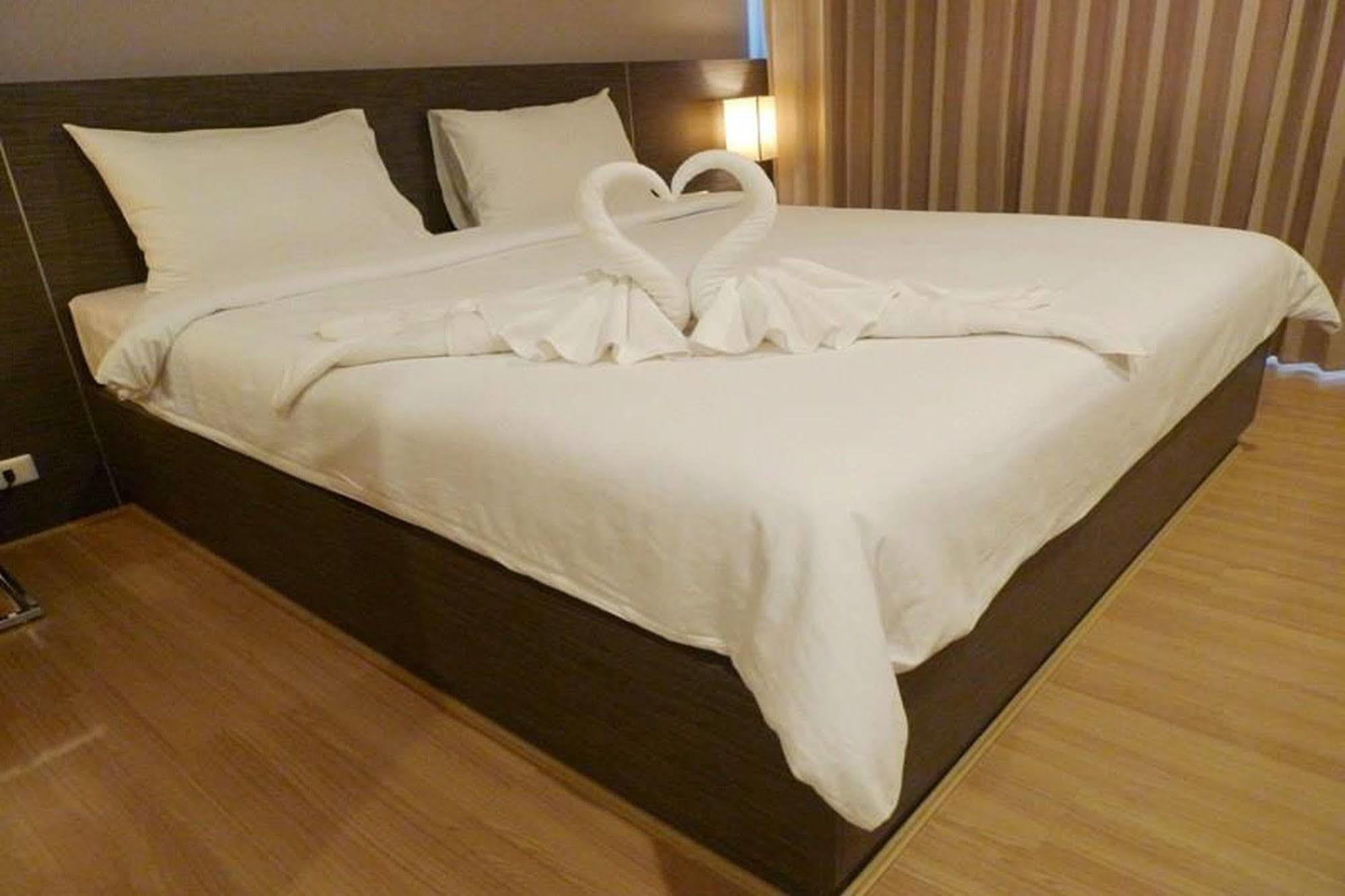 Leosor Hotel Nakhon Ratchasima Exterior photo