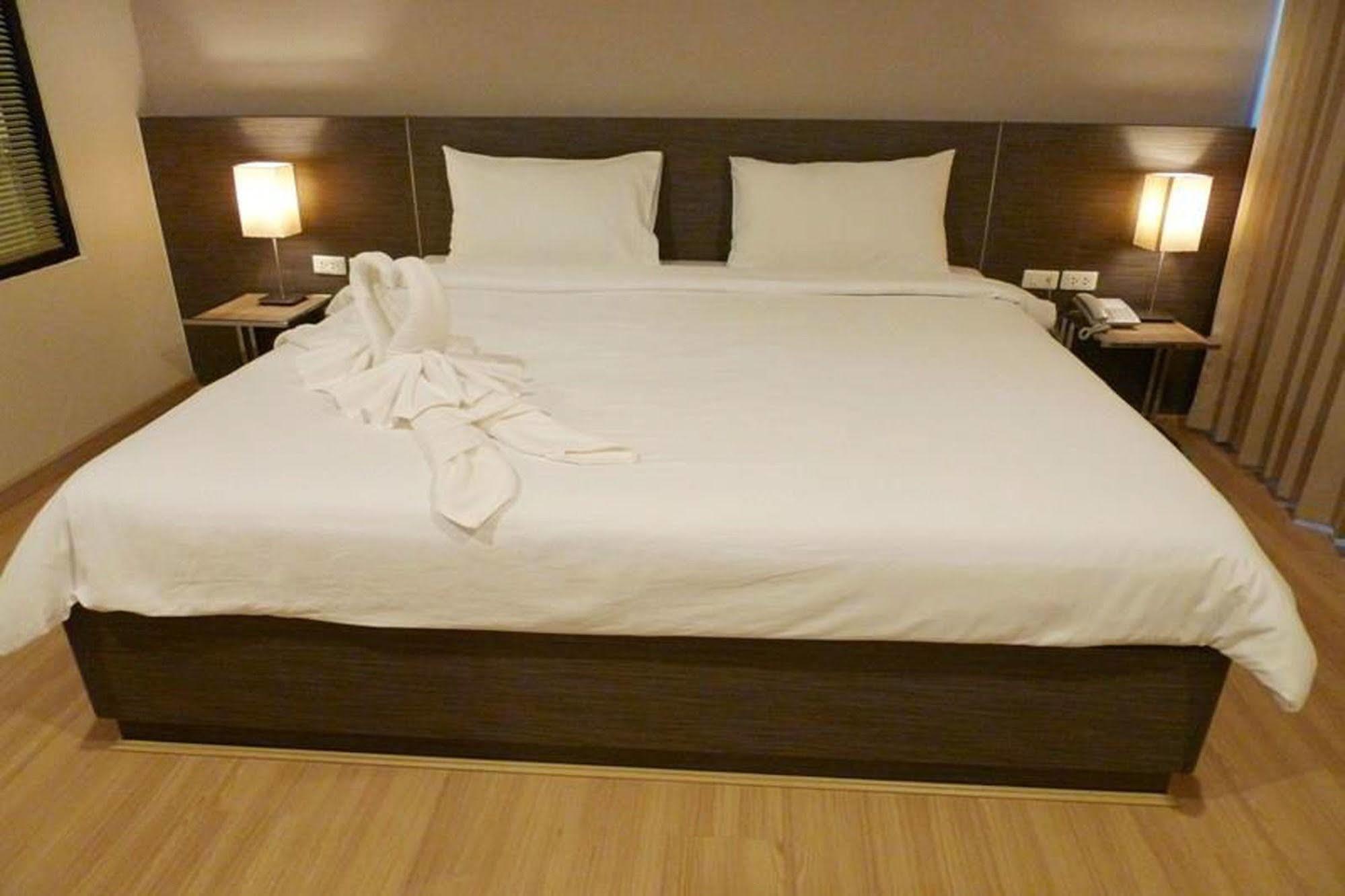Leosor Hotel Nakhon Ratchasima Exterior photo