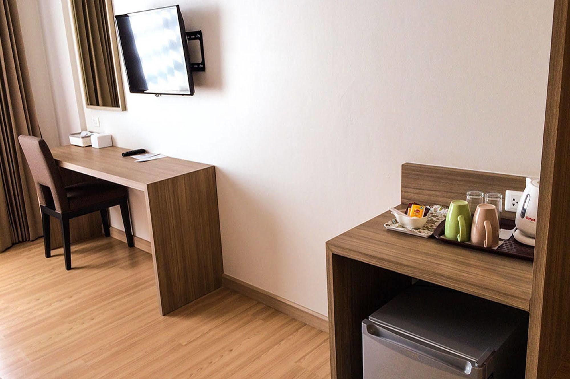 Leosor Hotel Nakhon Ratchasima Exterior photo