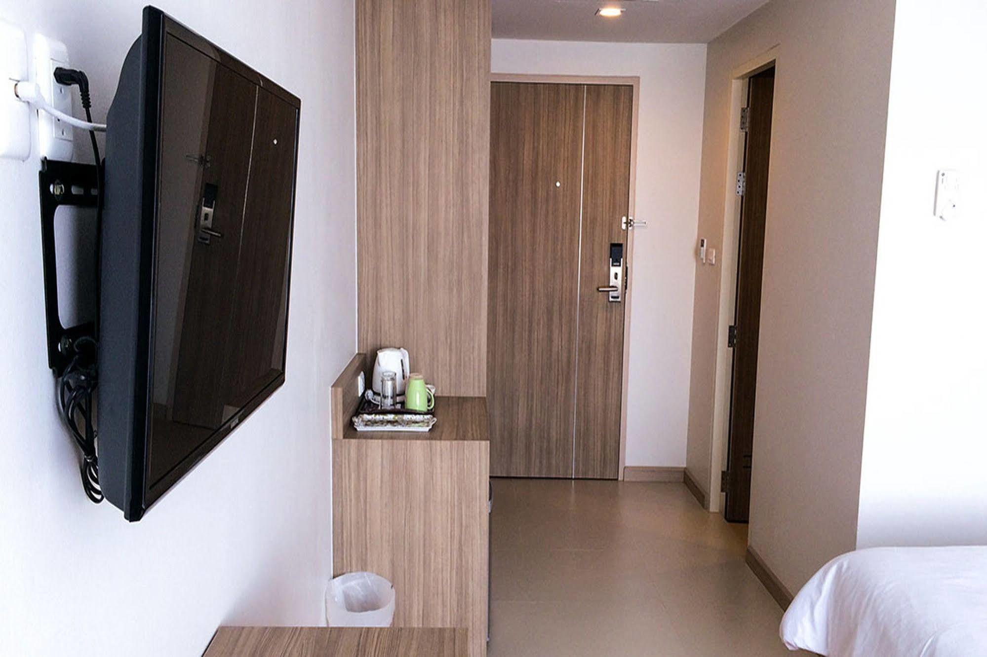 Leosor Hotel Nakhon Ratchasima Exterior photo