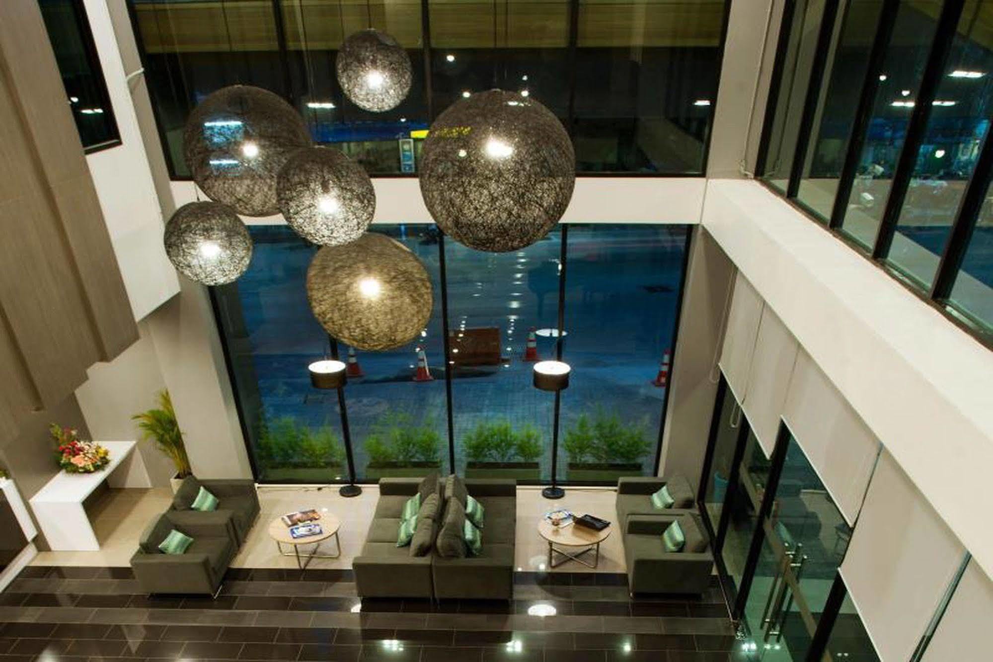 Leosor Hotel Nakhon Ratchasima Exterior photo